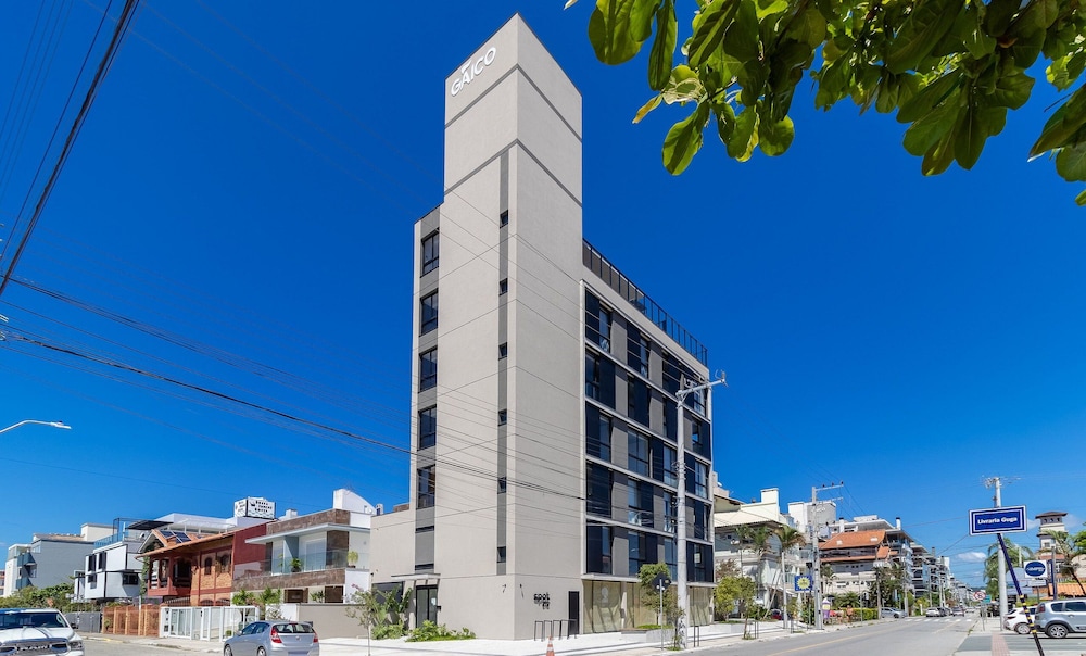 Studios in Building With Swimming Pool in Jurere - SOT