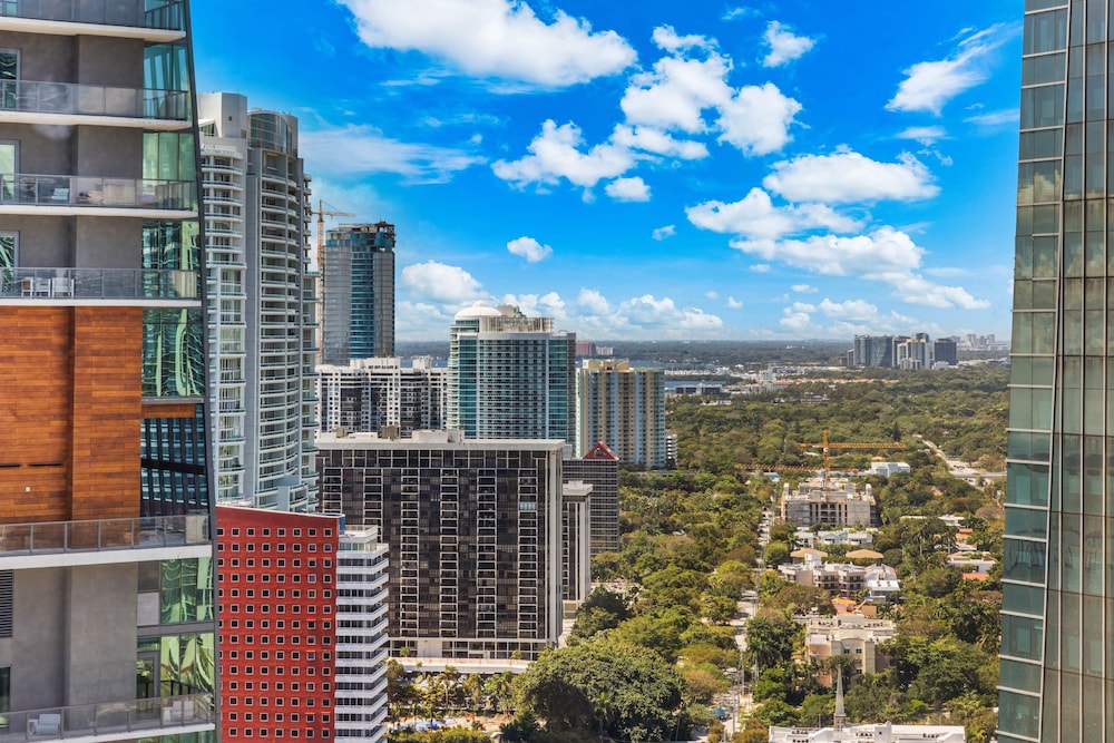 1435 Brickell Ave #3004