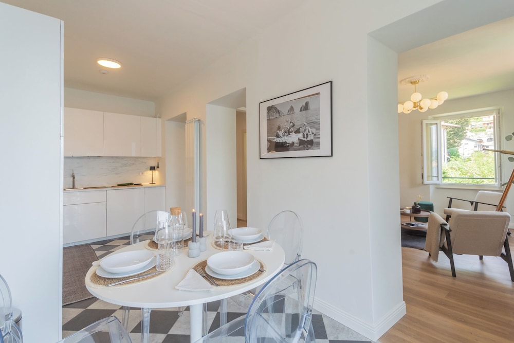 Lakeview Apartments by Rent all Como