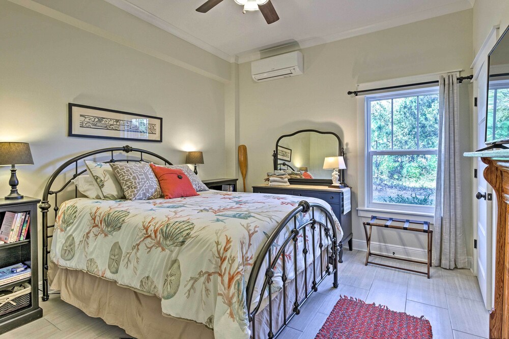 Harbor Oaks Haven: Walk to Front Beach & Downtown! view 3