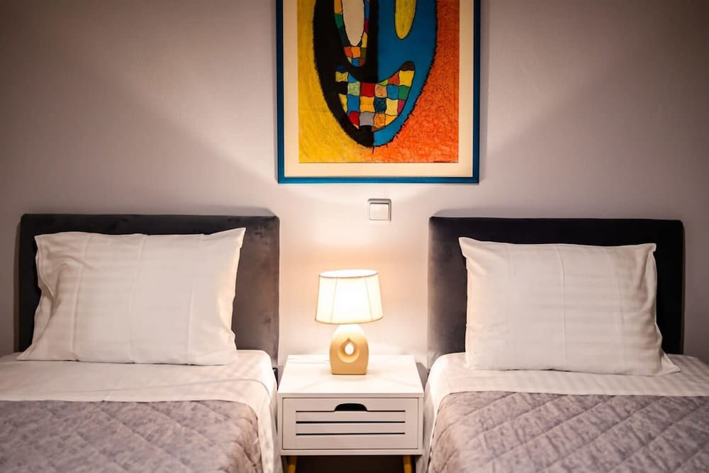 Kitries Summer Getaway - Eden Sandy Suite