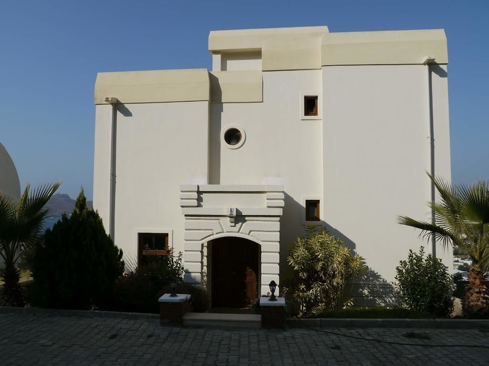 Elegant Villas 2 3