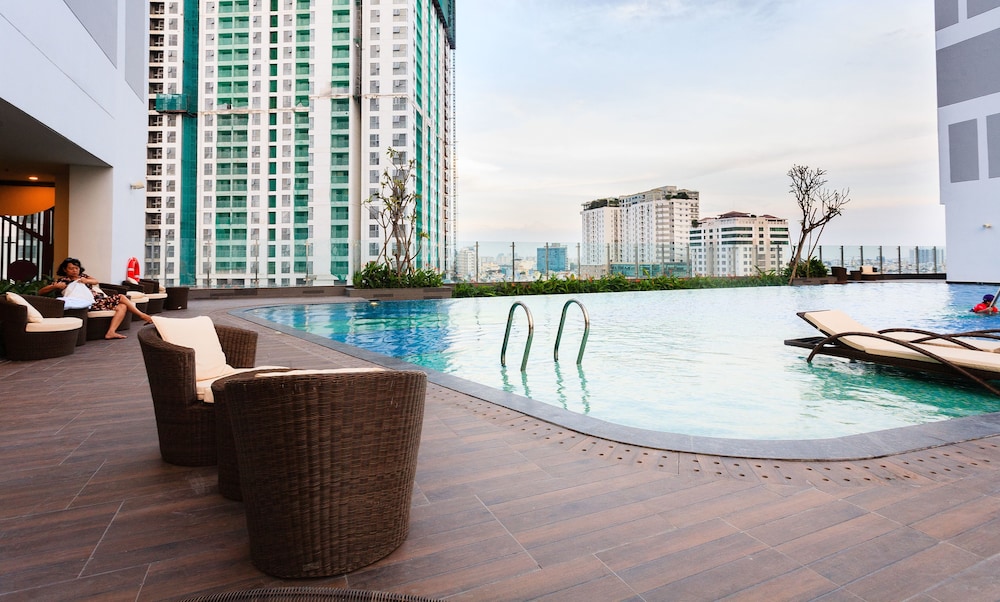 Chau Apartments