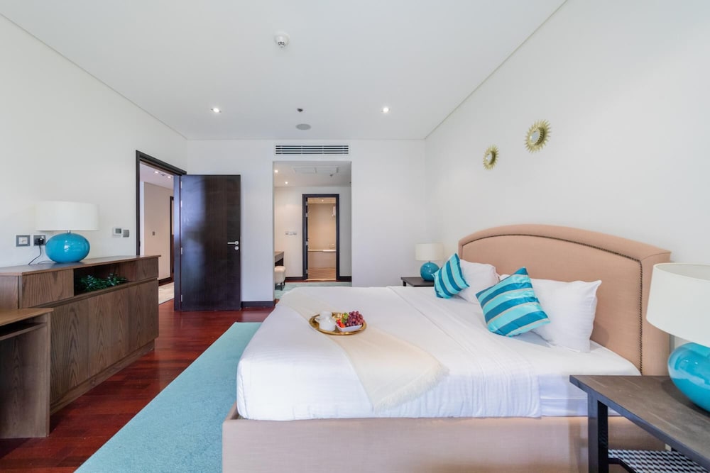 DXB - Anantara - 702 - PJ
