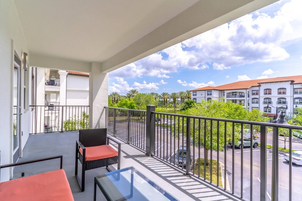 4001 Vista Cay