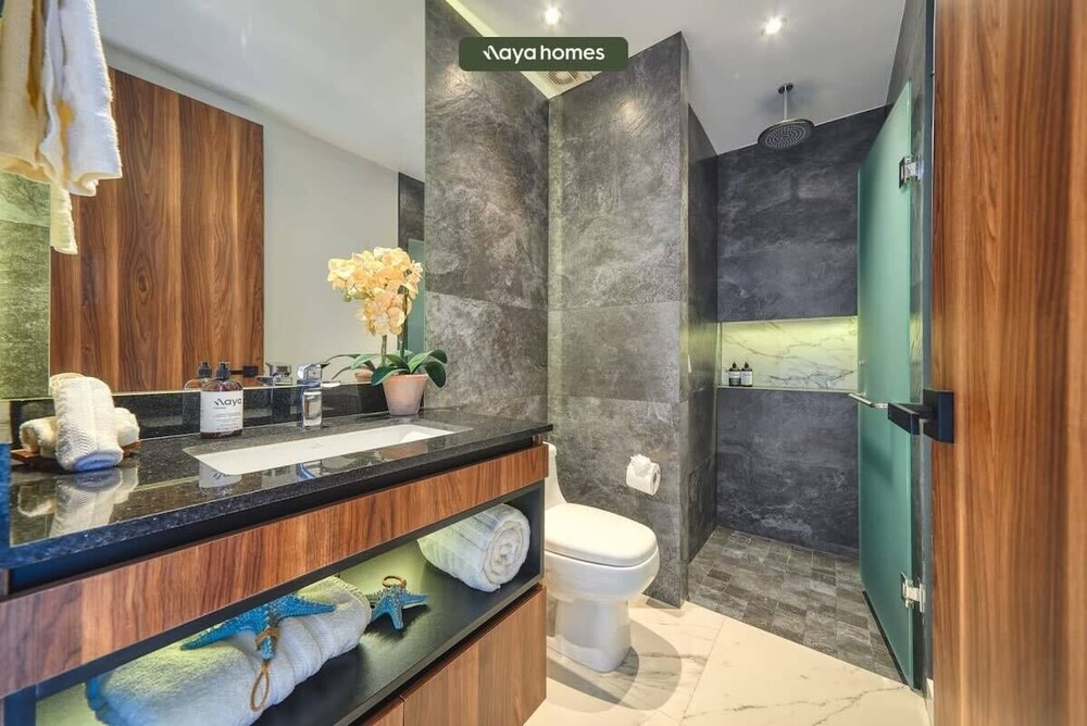 Luxurious 1BR Condo in Zona Romantica - Pool