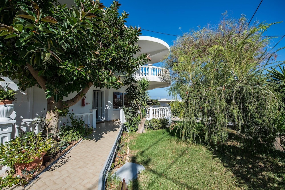 Rouladina Apt 1 in Stalos view 5
