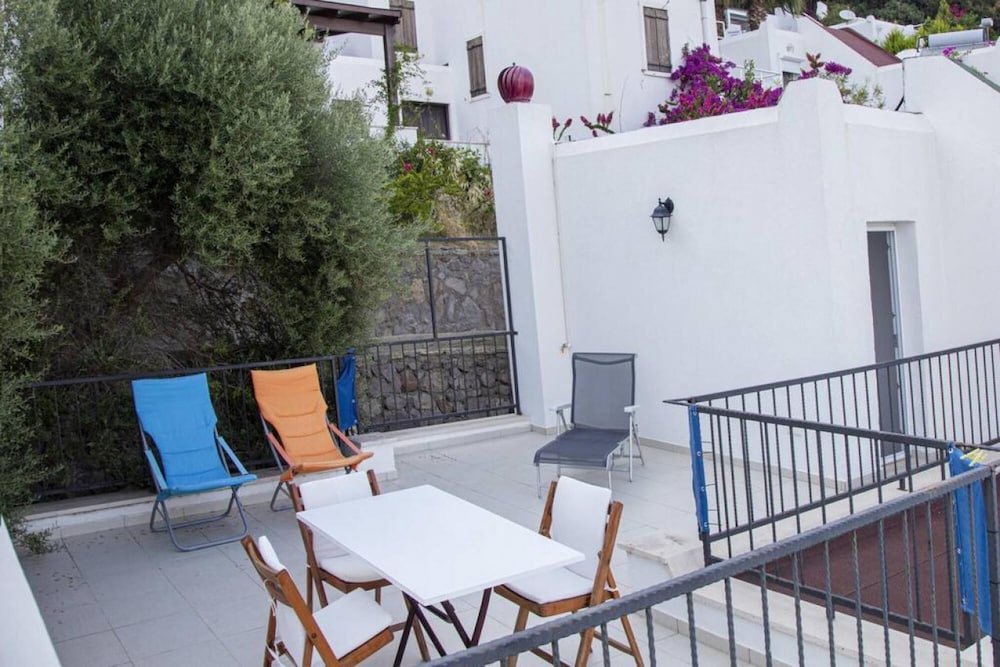 Lovely Triplex With Fantastic Sea View in Turkbuku view 4