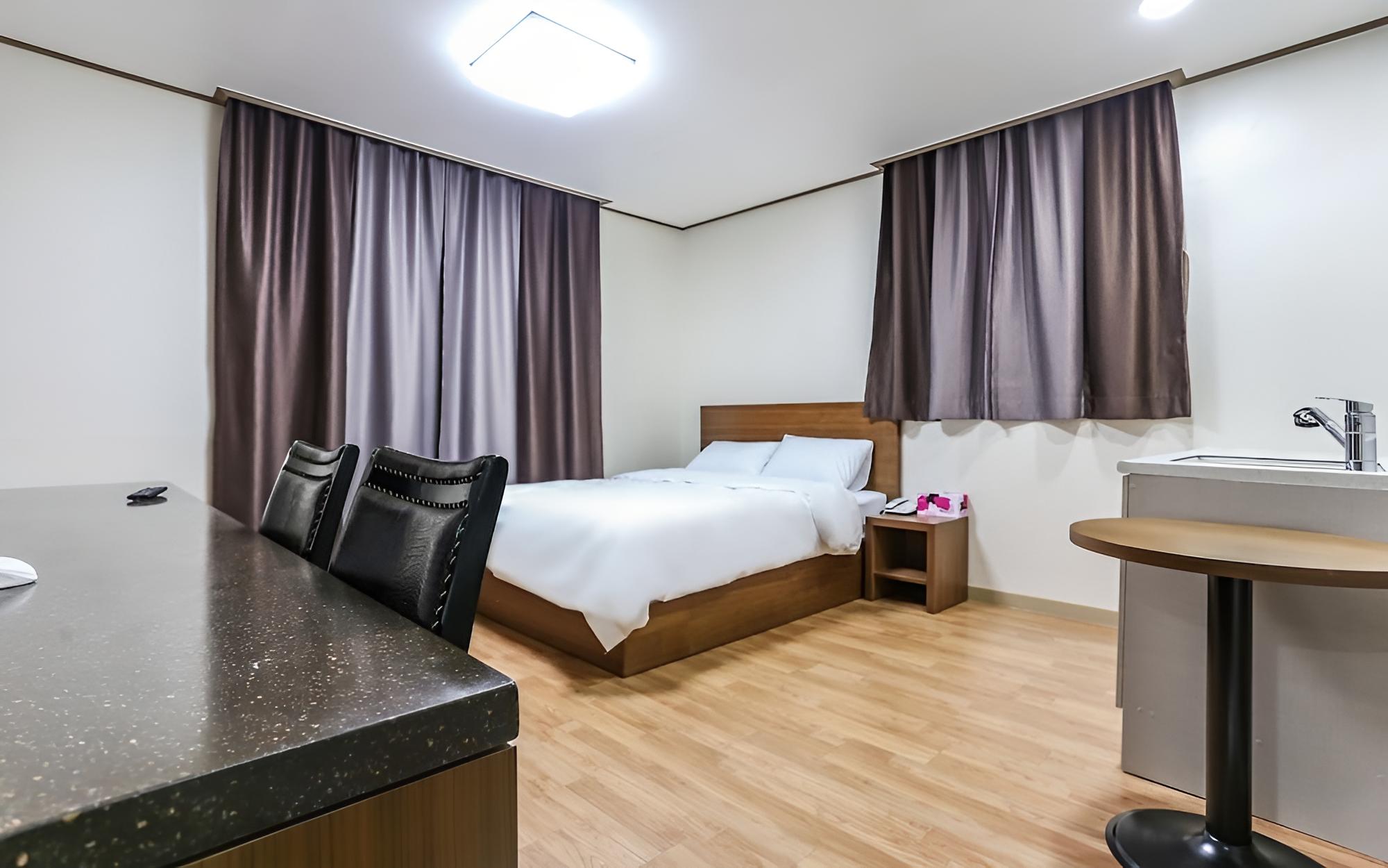 Hyundae Motel