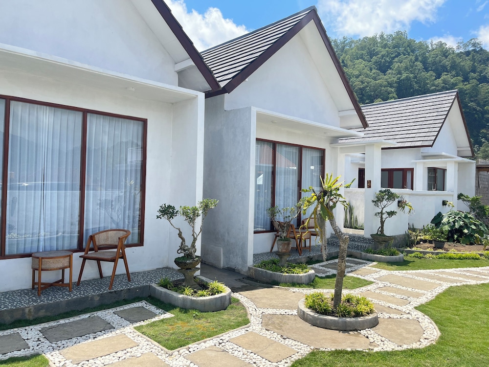 Green Caldera Estate