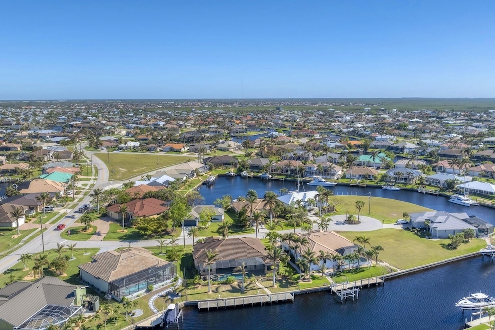 Punta Gorda 3-Bedroom Canalfront Vacation Home with Dock 3 Home