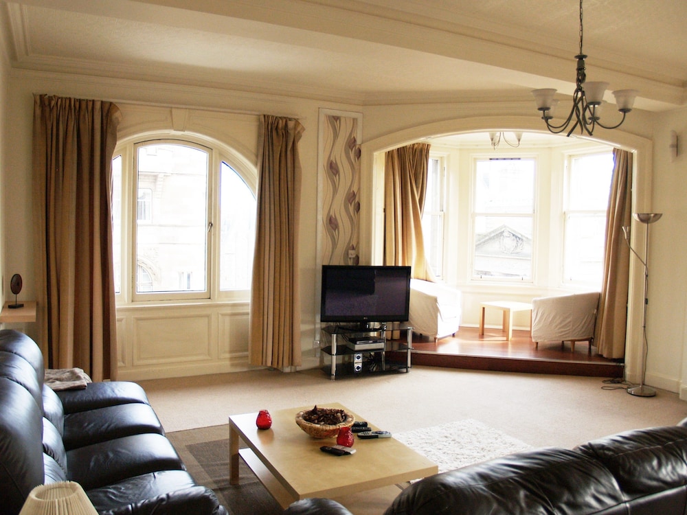 Royal Mile Mansions Apartment 27