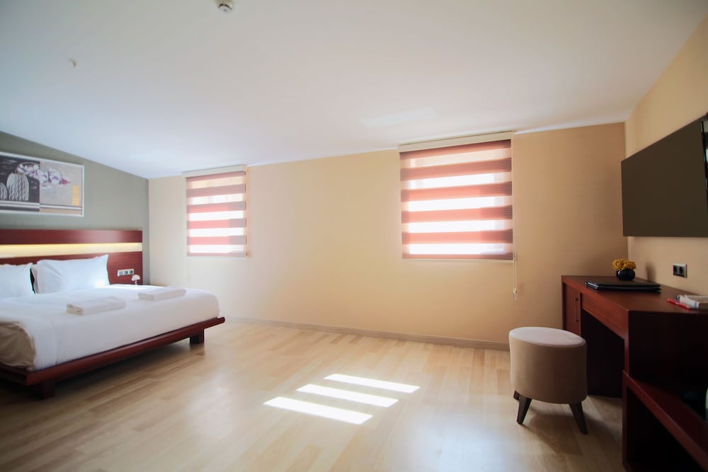 Park By Clover - Image 39