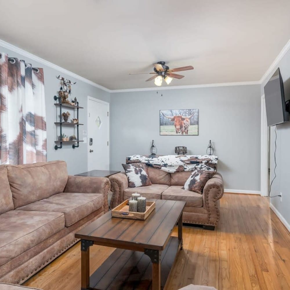 Touchdown Ranch Near Stadium Private Yard view 4