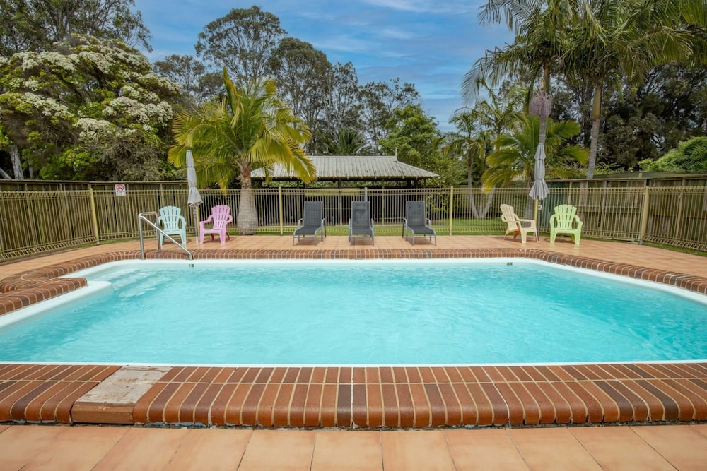 Batemans Bay Studio Escape With Lush Vista