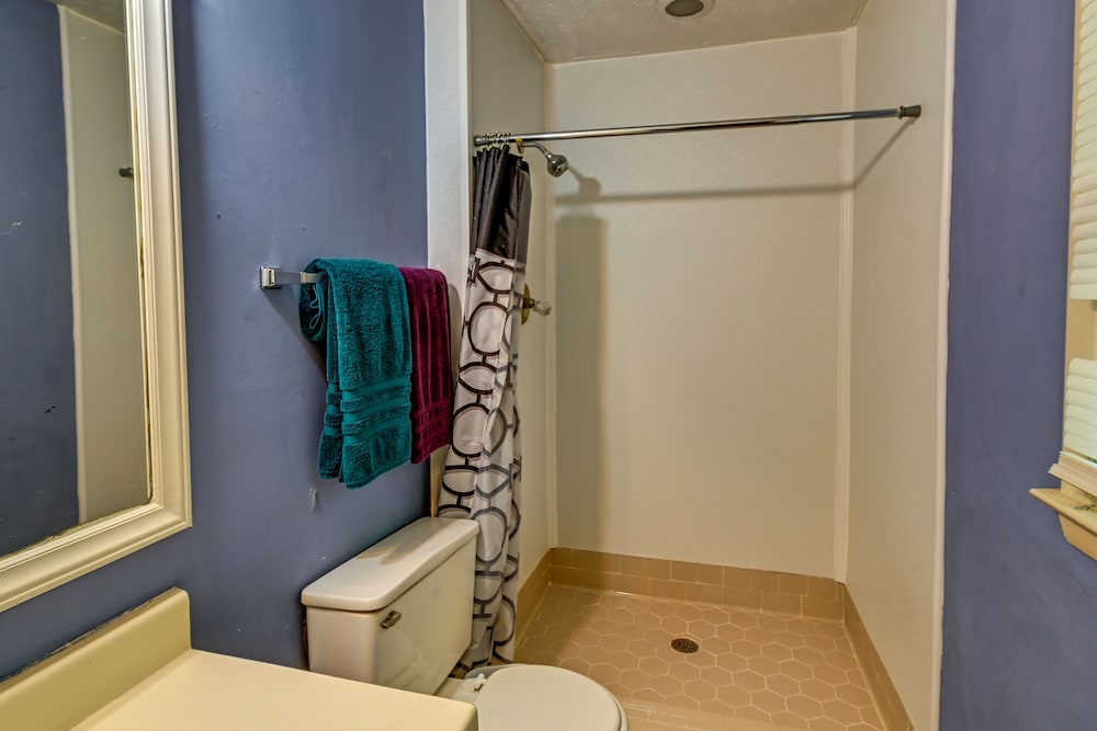 Fayetteville Vacations - Fayetteville Vacation Rental w/ Yard! - Property Image 9
