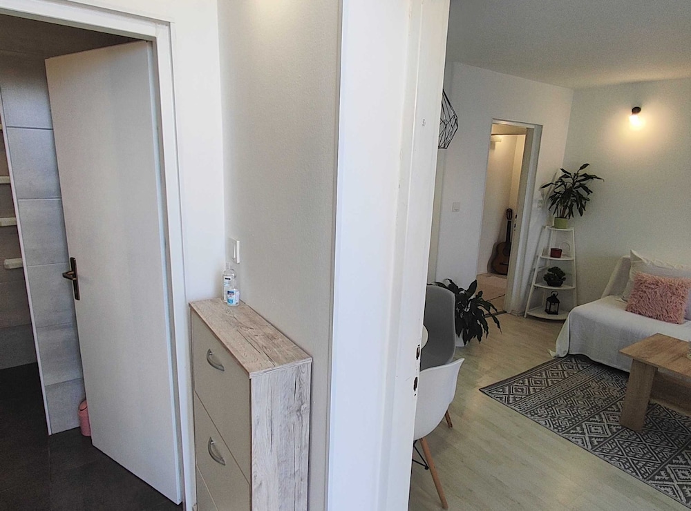 Comfortable Crikvenica Apartment With Terrace and Wifi