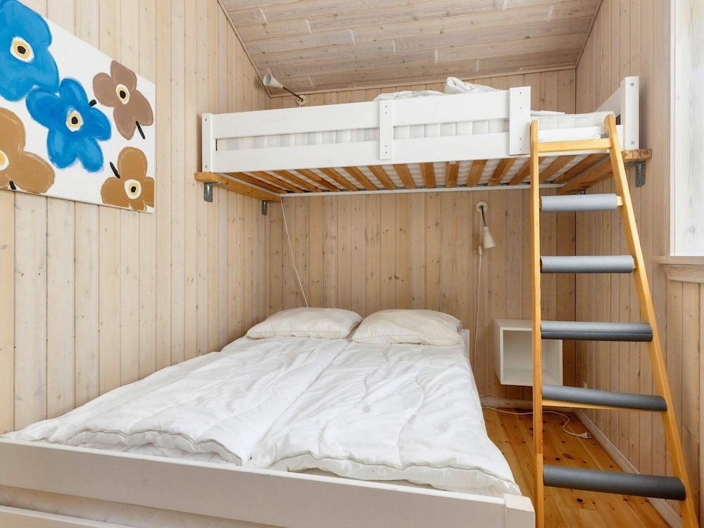 Attractive Holiday Home with Whirlpool near Hadsund view 3