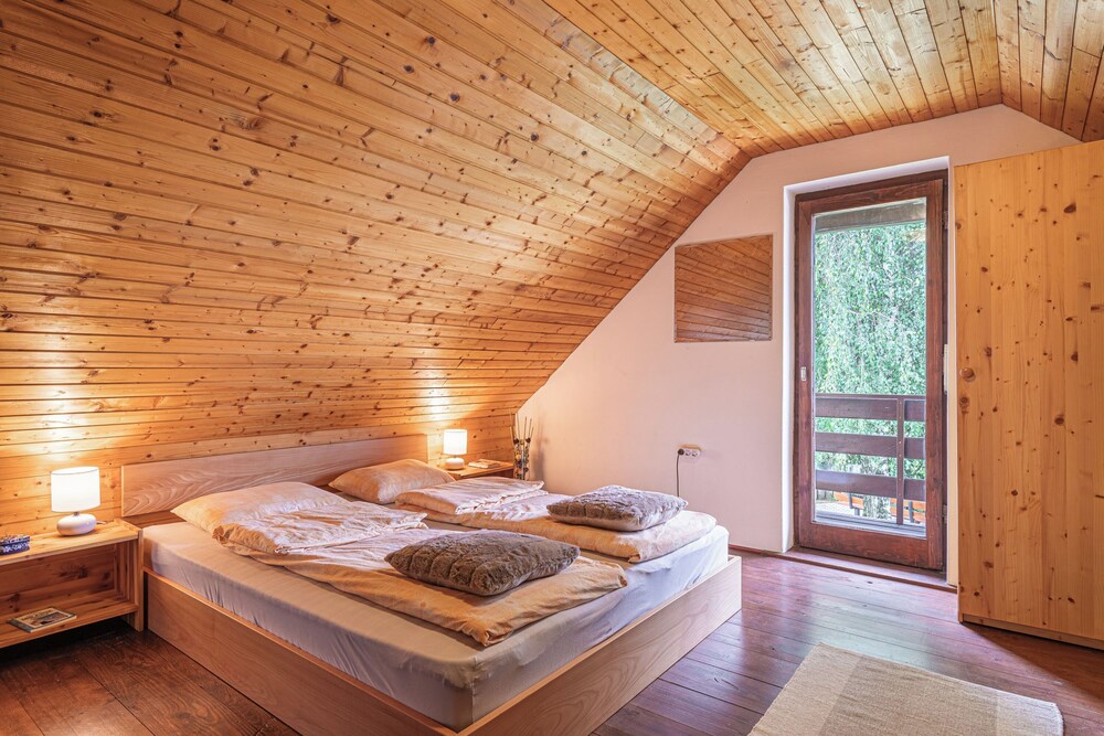 Podhamer Wellness Vineyard Cottages view 2