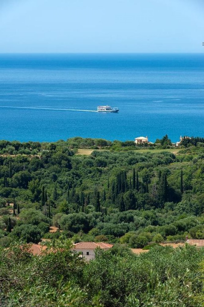 Villa Ionian Rose in Afrato