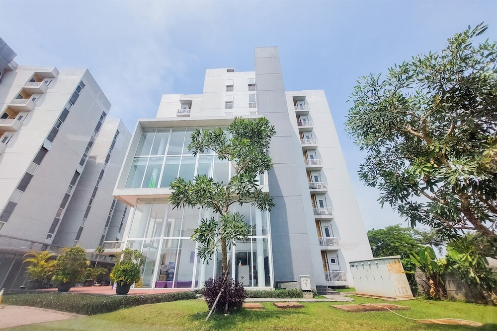Cozy And Simply Look Studio (No Kitchen) Apartment Aeropolis Residence