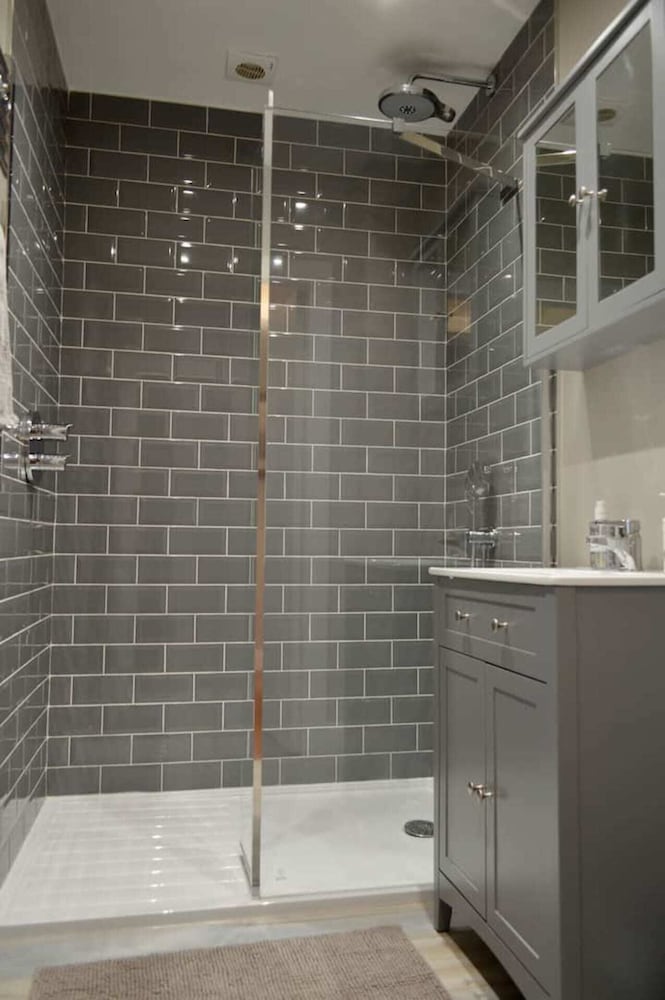 Lovely Traditional 2 Bedroom Flat in Haymarket view 4