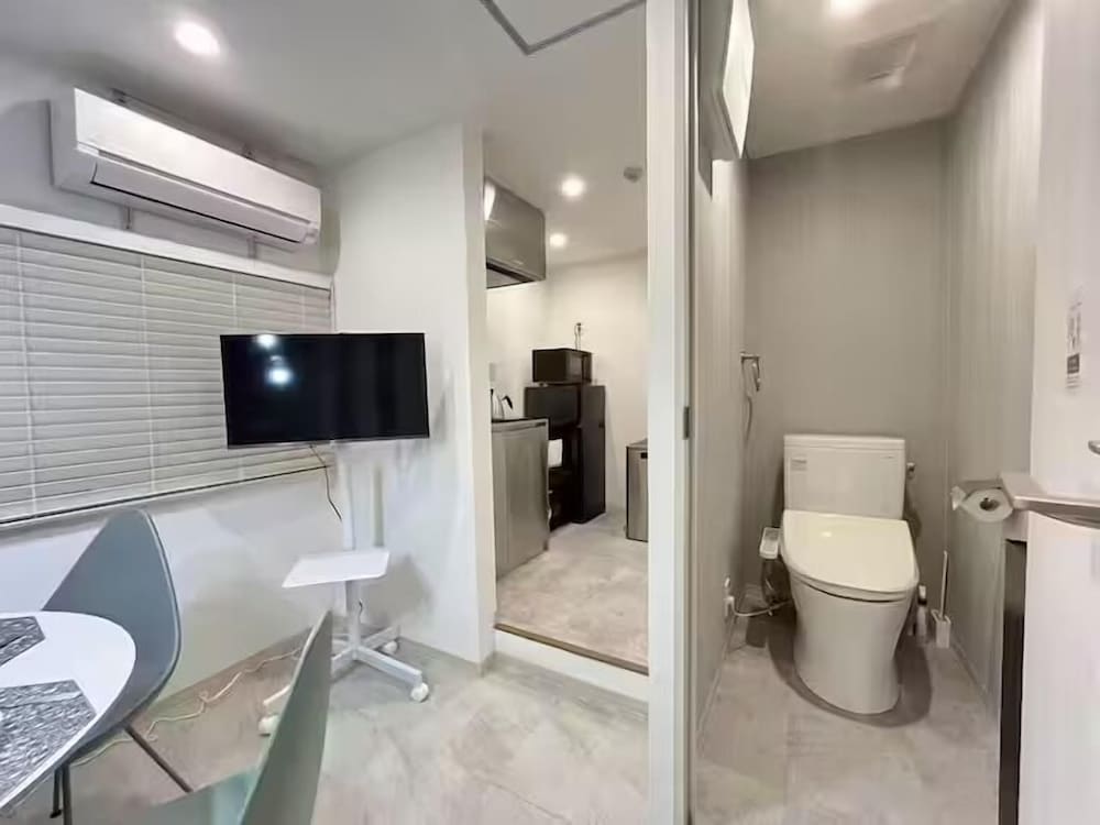 Kuromon Central Self Inn302