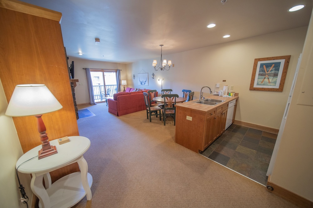 Red Hawk Lodge 2297