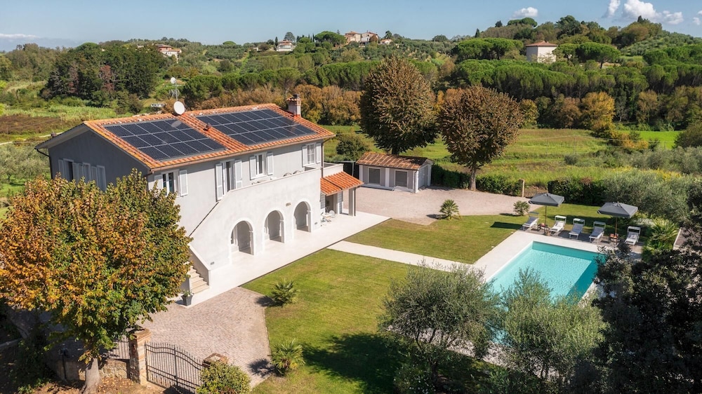 Villa Edoardo 9 in Crespina Lorenzana view 4