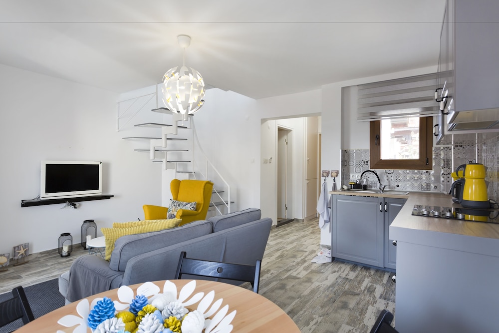 Alp Suites Limon