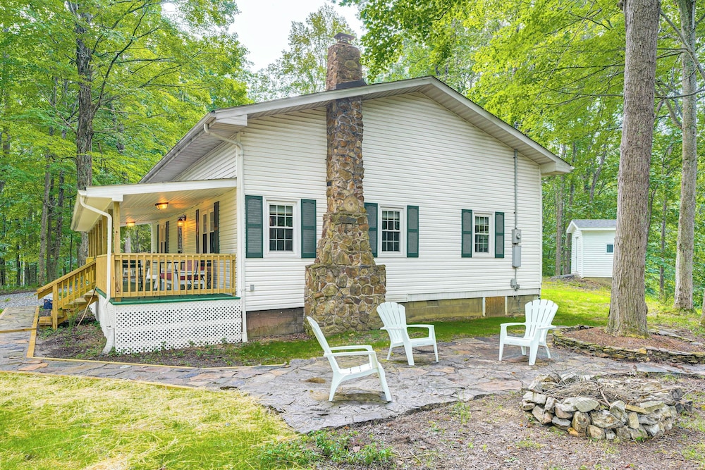 Secluded Lodge Stay: Day Trip to Audra State Park!