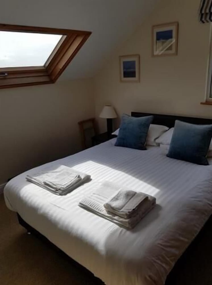 The Moelwyn Hotel & Restaurant view 3