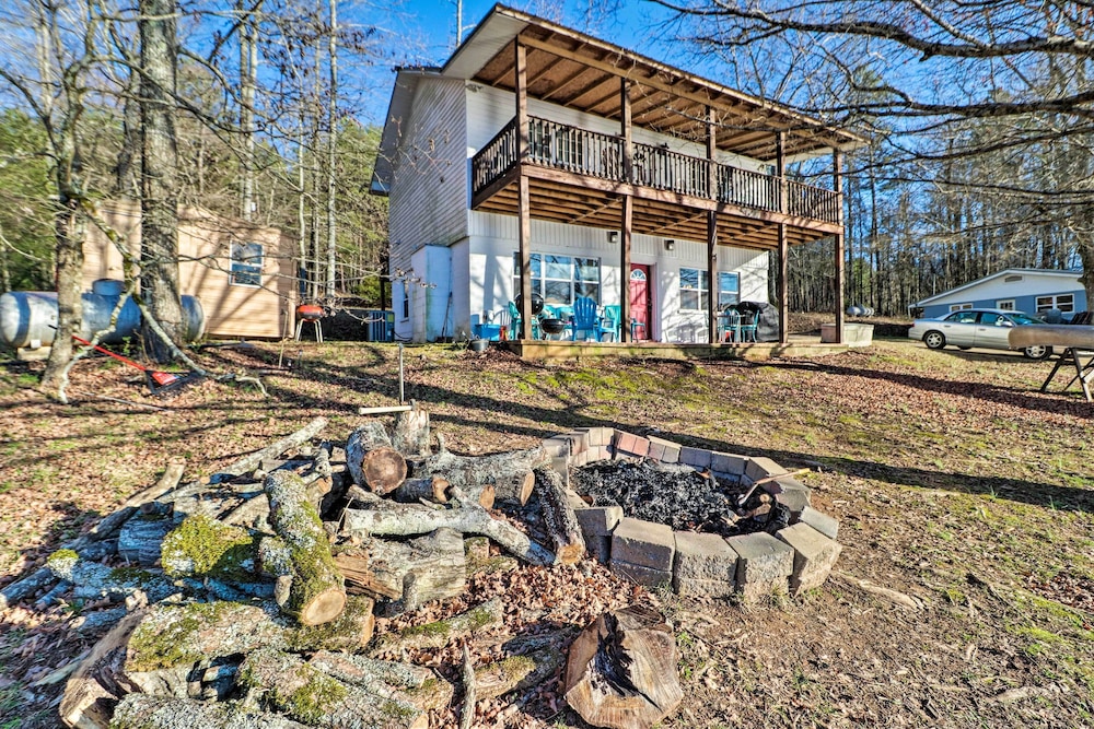 Lakefront Delta Cottage w/ Views, Canoe Dock! - Property Image 27