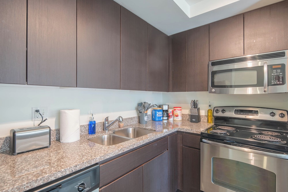 ROVE LIVING/KL - Roosevelt Point