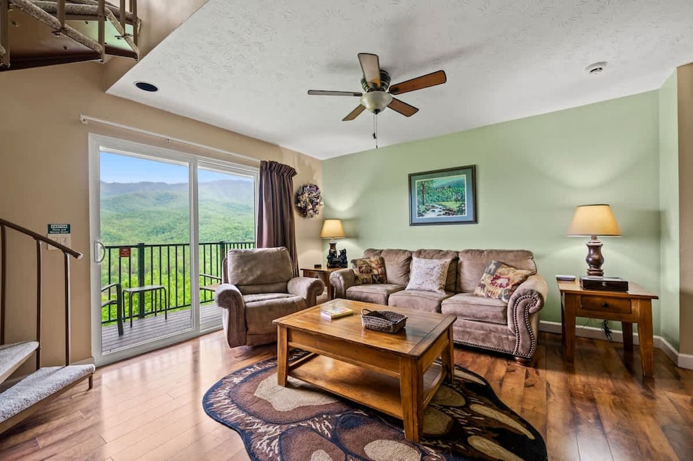 Sleeps 8 Pool Playground Mountain Views Hot Tub