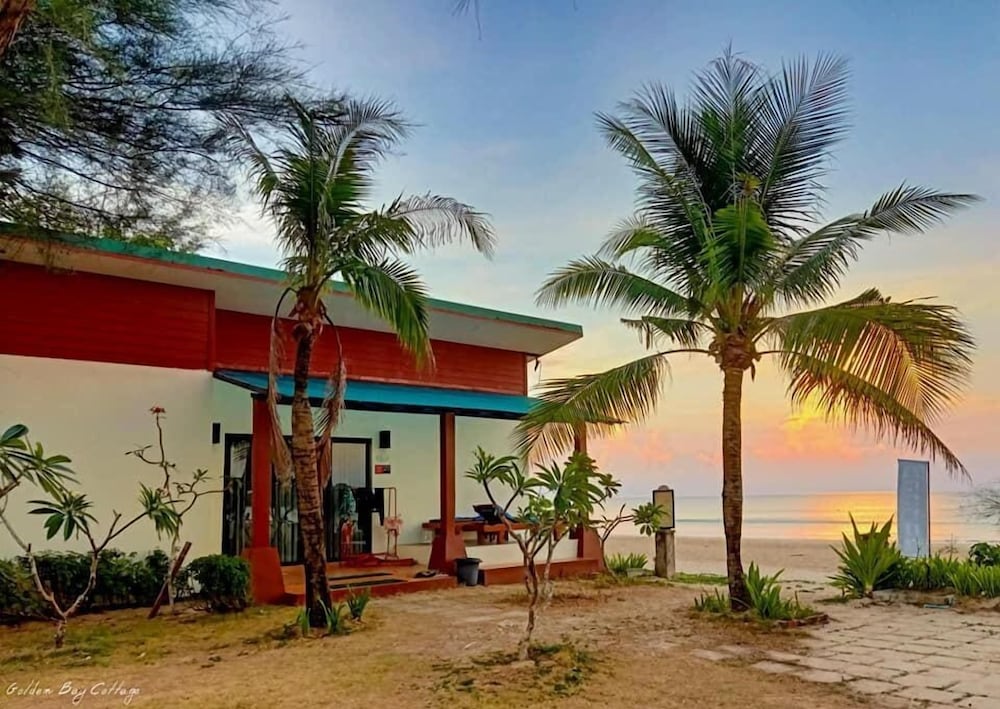 Golden Bay Cottage