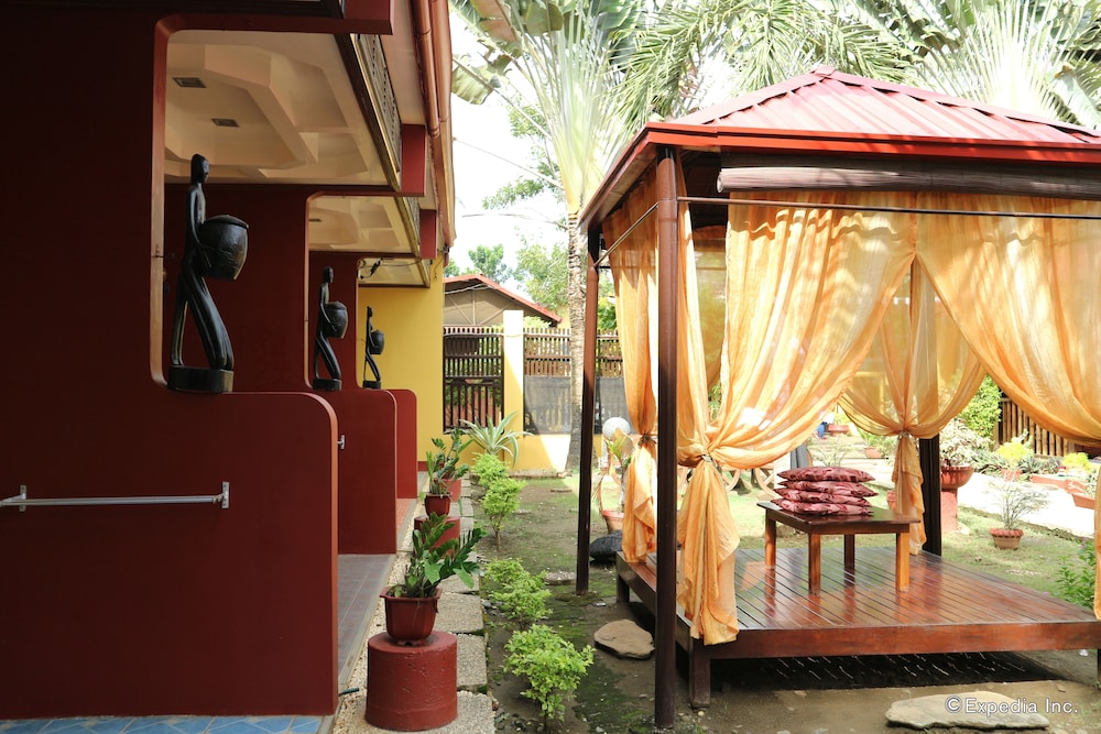Tres Pension House