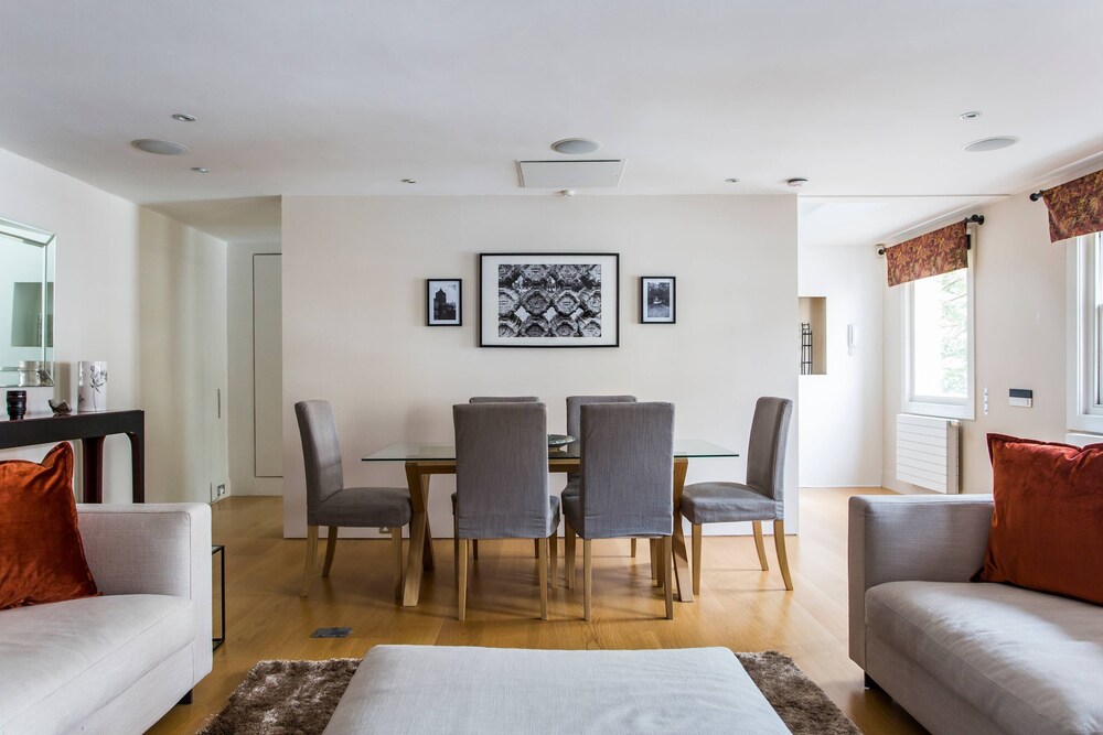 Campden Street VII by Onefinestay