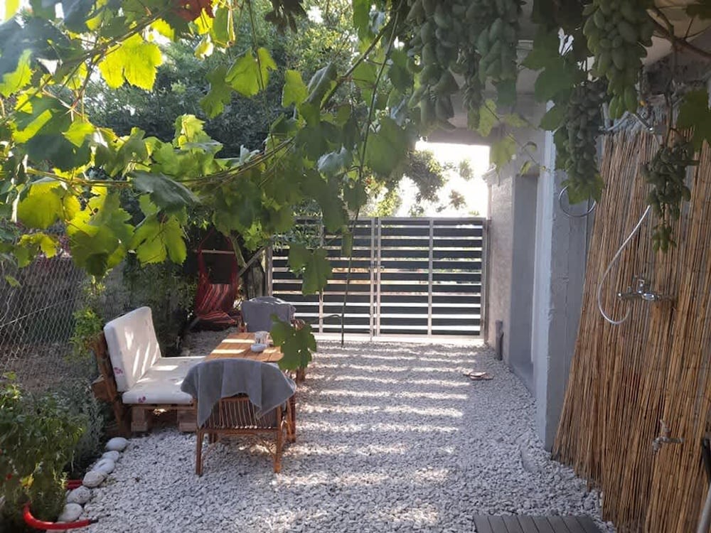 Marina s Holiday Retreat in Romanos