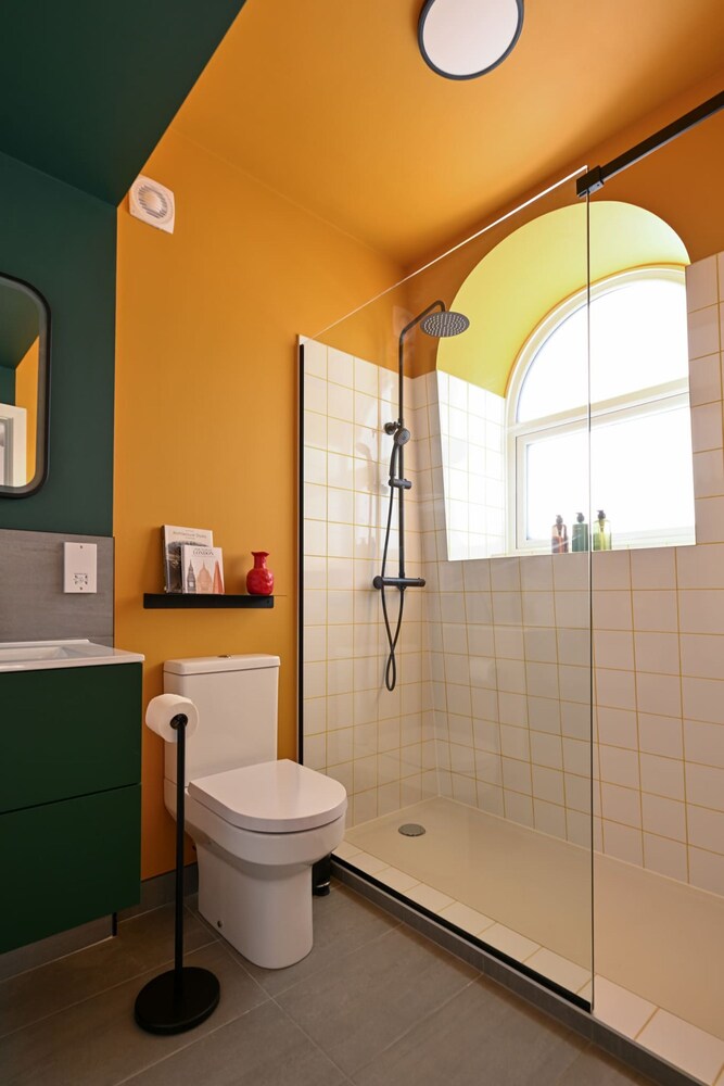 Spacious Ensuite Bedroom Close to Angel Shoreditch