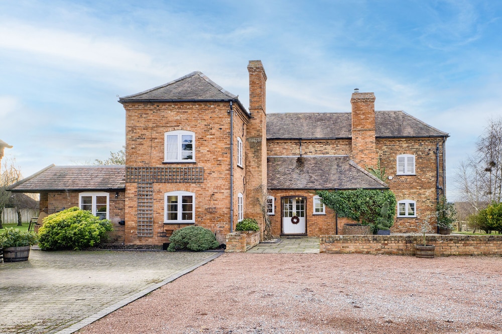 Brickbarns Farm House