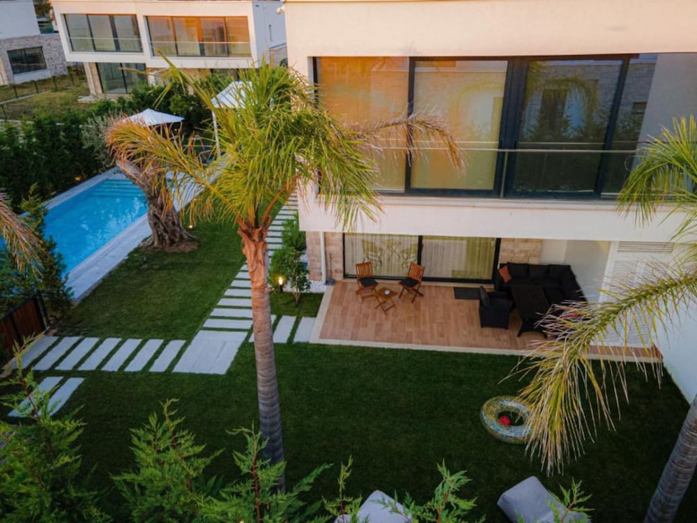 Sanpietro Vacation Villa 001