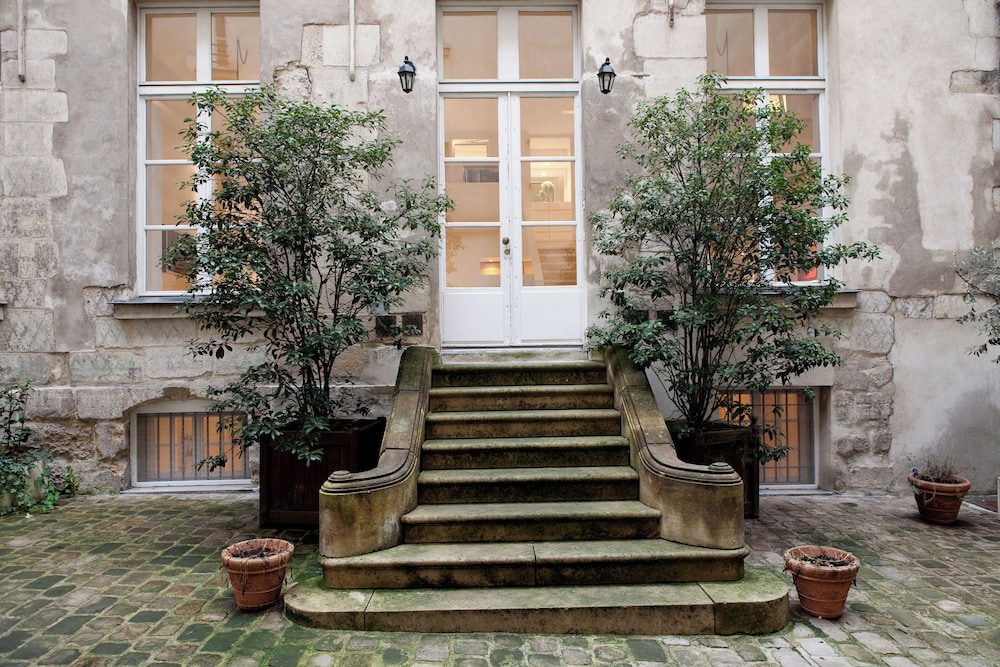 Jardin des Rosiers Residence