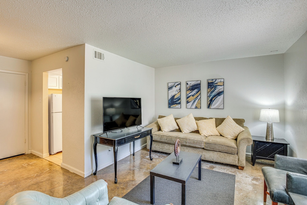 Dallas Condo in Walkable Knox Street District!