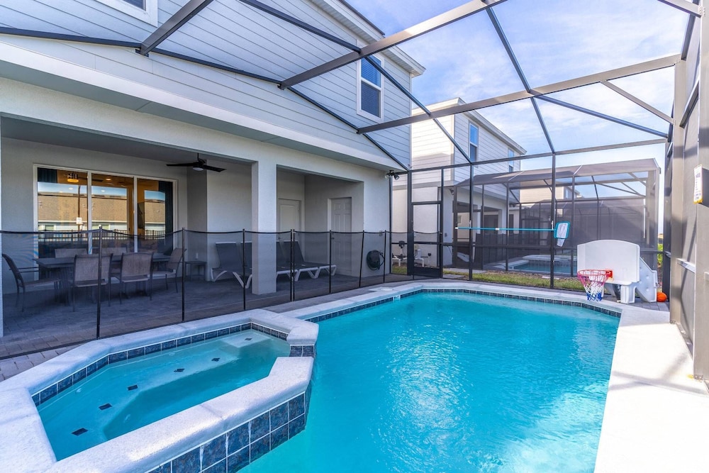 3285 Windsor Island