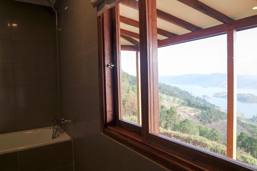 Arcadia Lodges Lake Bunyonyi