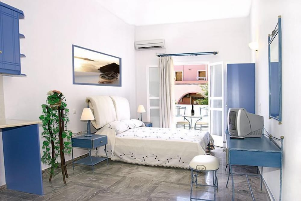 Ifestia Hotel Santorini
