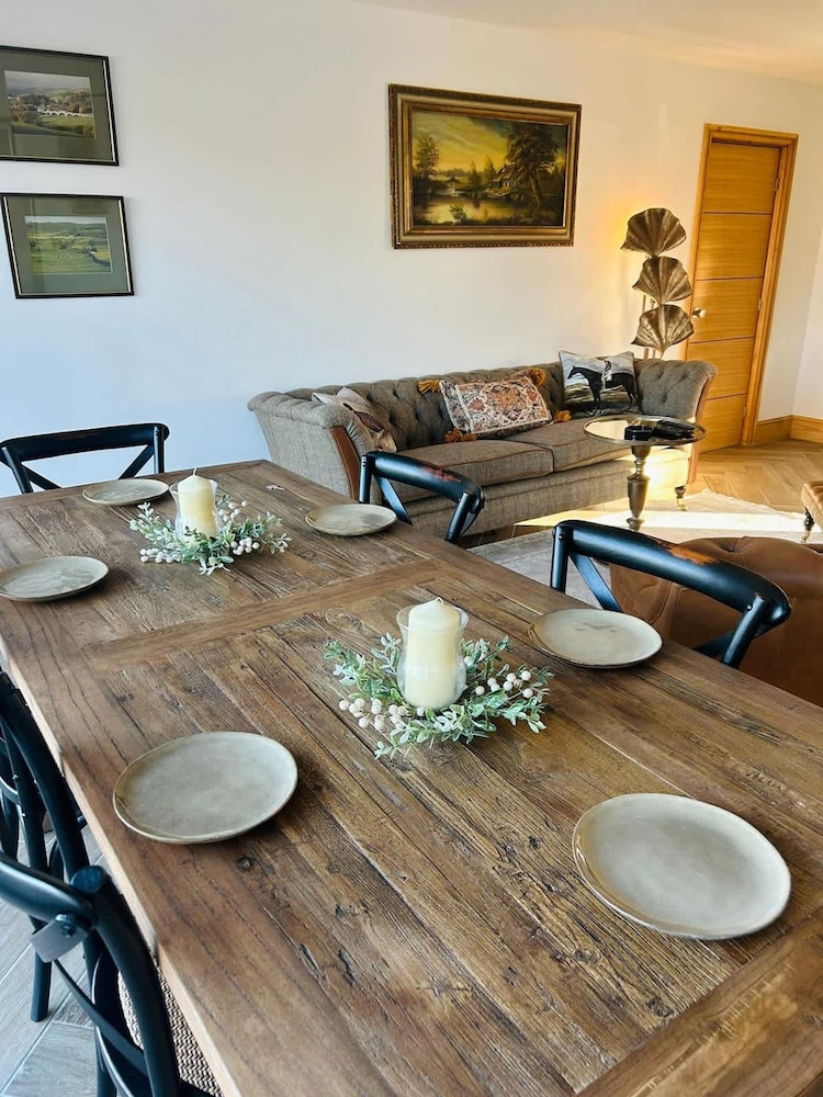 Luxury Langtoft Stud - Sleeps 10