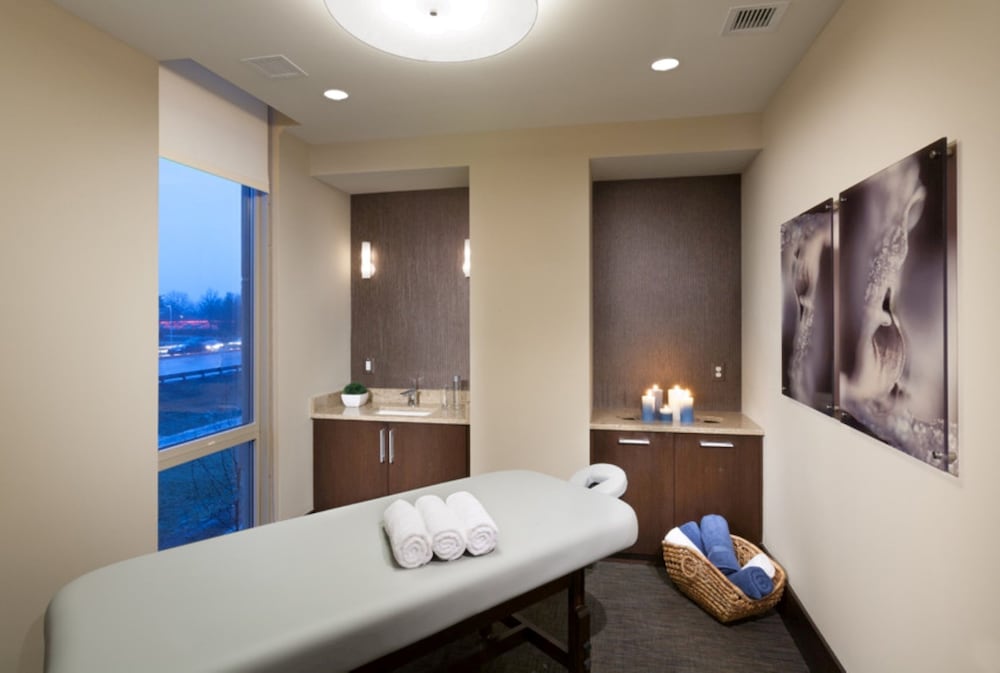 Bluebird Suites in Reston
