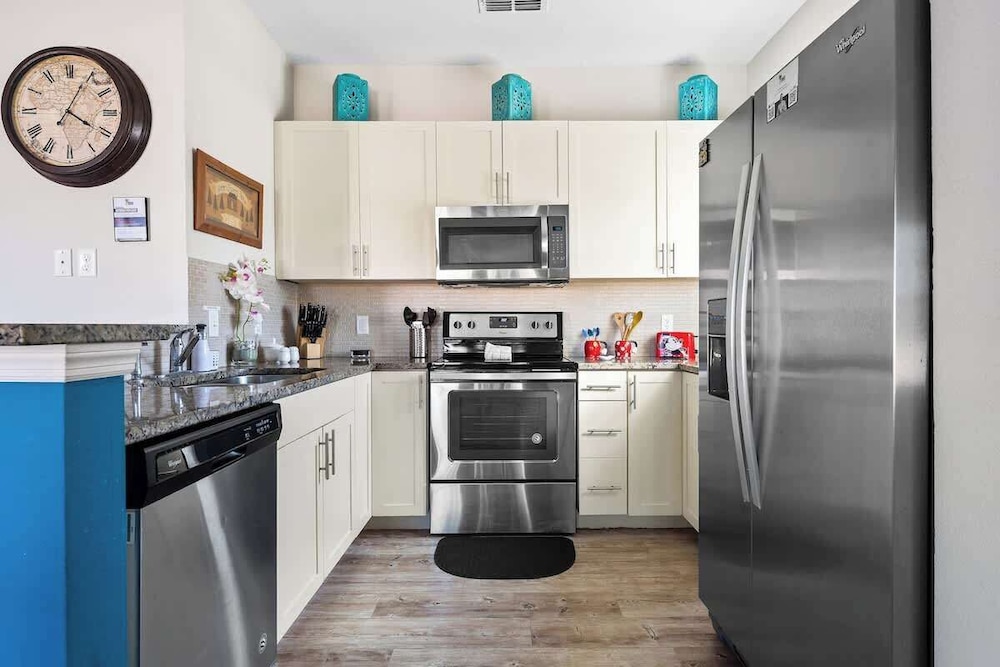 Cozy 4BR Retreat Near Orlando Attractions
